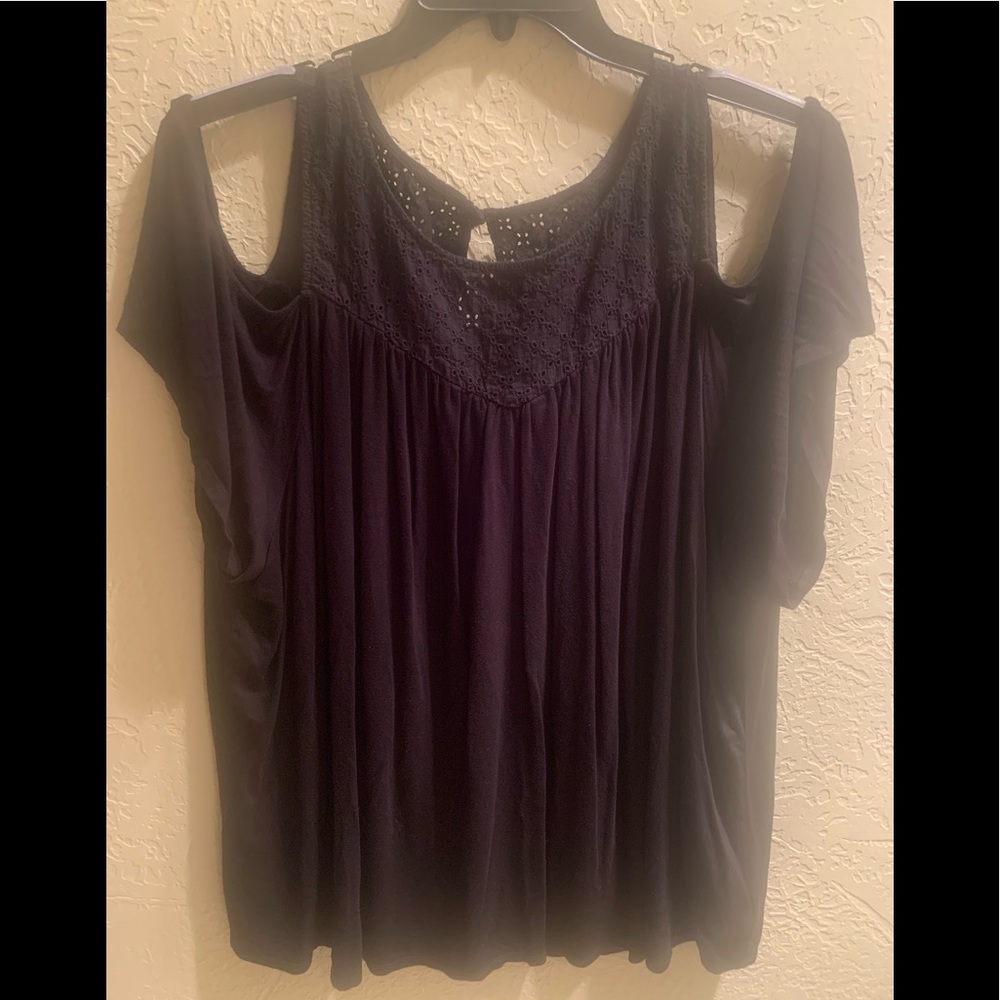 BLACK TORRID SIZE 5 COLD SHOULDER TOP